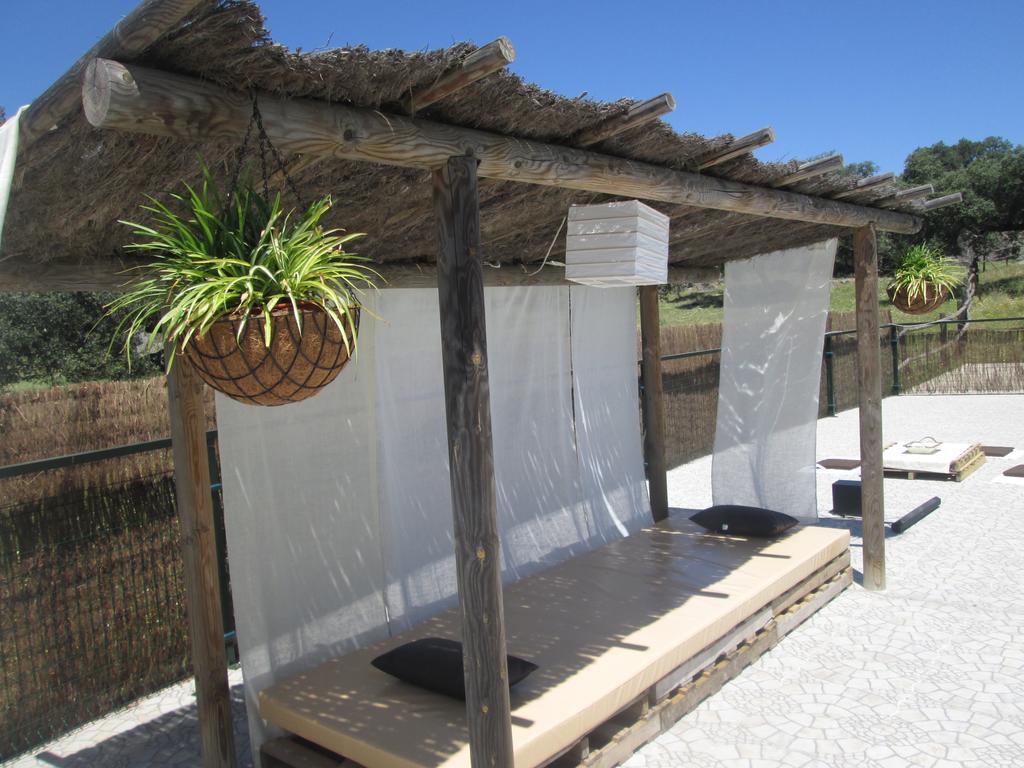 Chozos De La Dehesa Aparthotel La Roca de la Sierra Kültér fotó